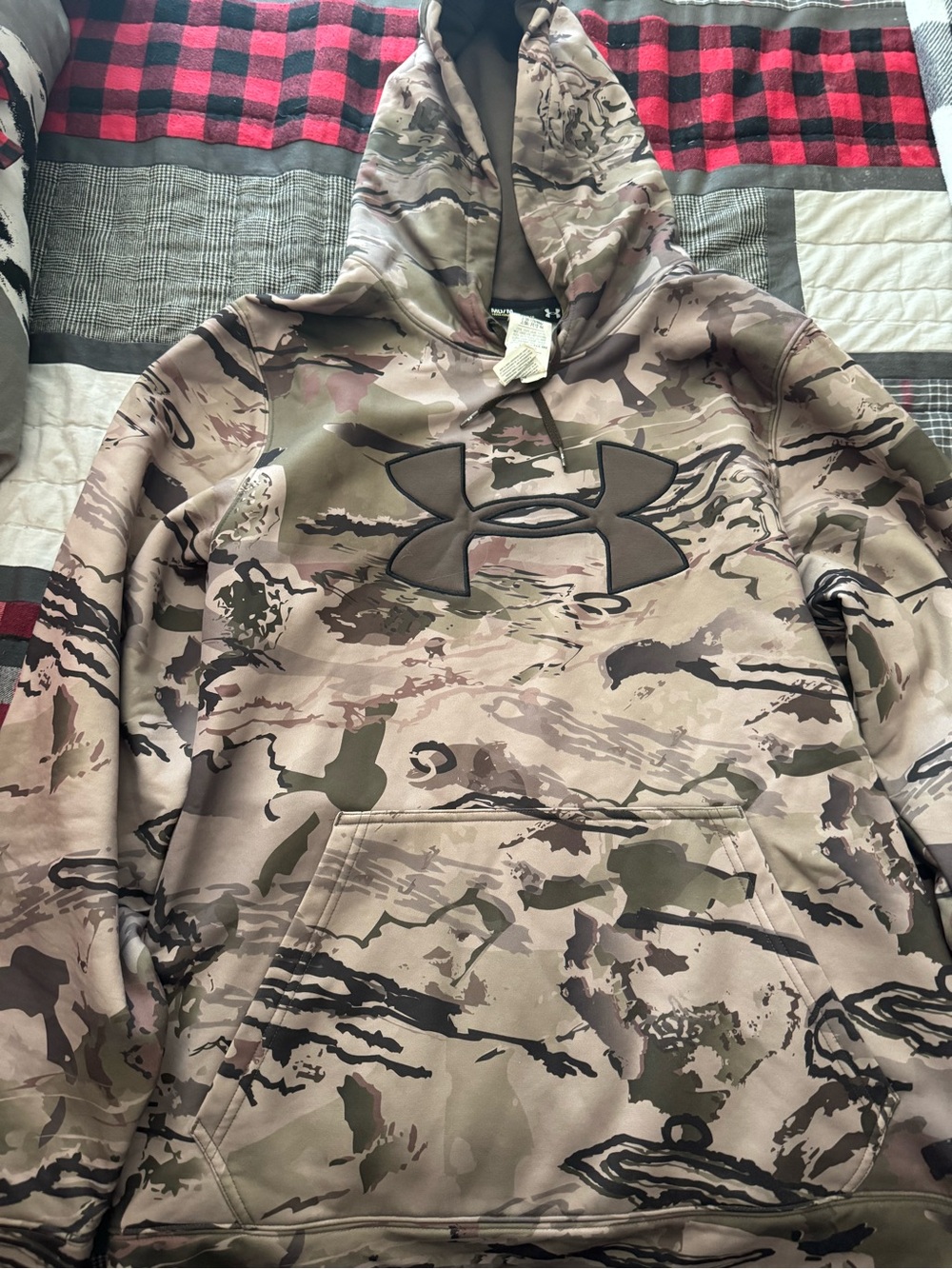 Under Armour men’s hunting camp hoodie size M basically new